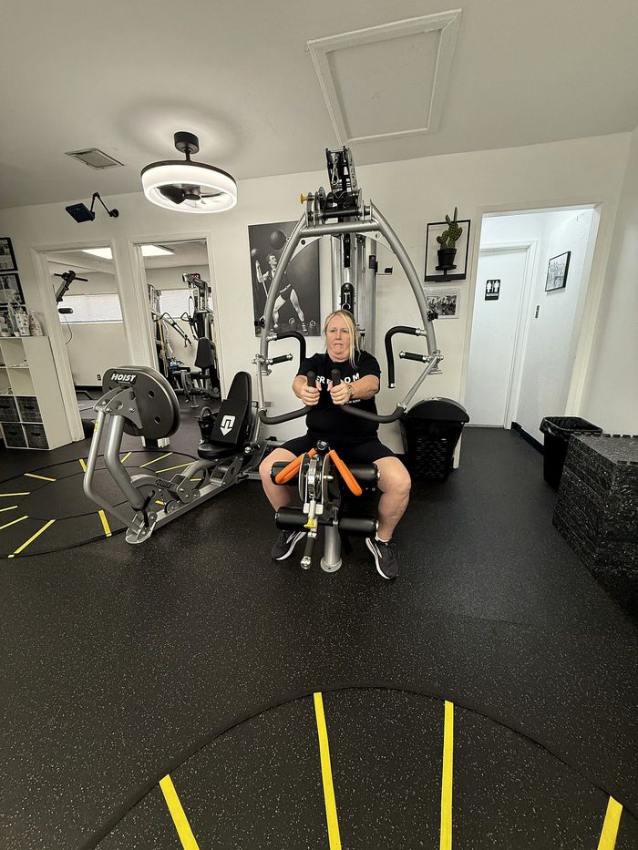 Chest press on the floor